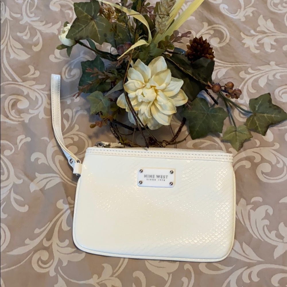 Nine West White Wristlet
